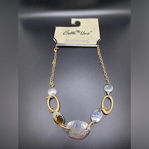Bella 🐝 Uno Jewelry Necklace NWT